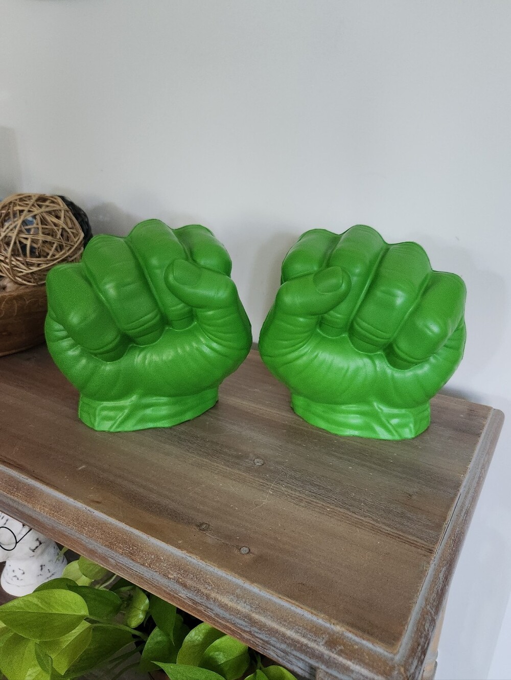 Marvel Hulk Hands Foam Smash Gloves Pair Costume Cosplay Adult Fit The Avengers